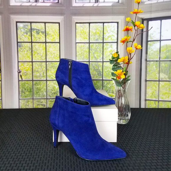 Charles David Shoes - CHARLES BY CHARLES DAVID SUEDE ANKLE BOOTIES (6.5)